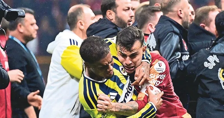 Olaylı derbi manşetlerde