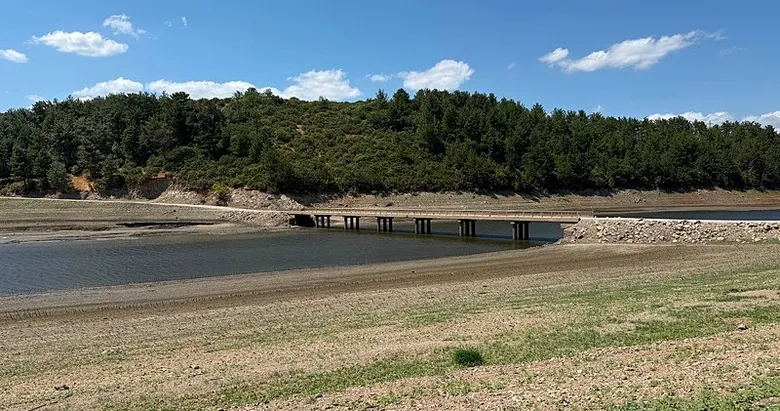 Çanakkale’de baraj suları çekildi, köprü ulaşıma açıldı