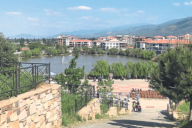 Tire Nin Bereketli Topraklari Ve Cagdas Insaniyla Bulusma Sarmasik Yazarlari Haberleri