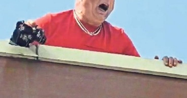 İzmir’de yapılan yangın tatbikatında alkışlık oyunculuk!