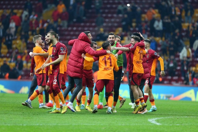 Galatasaray transferi duyurdu... Hataysporlu defans oyuncusu Sarı-Kırmızılı ekipte