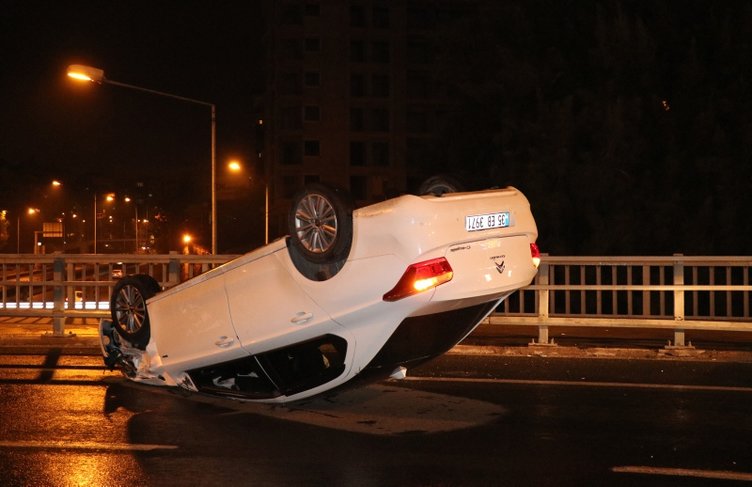 İzmir’de akılalmaz kaza! Takla attı aracı bırakıp...
