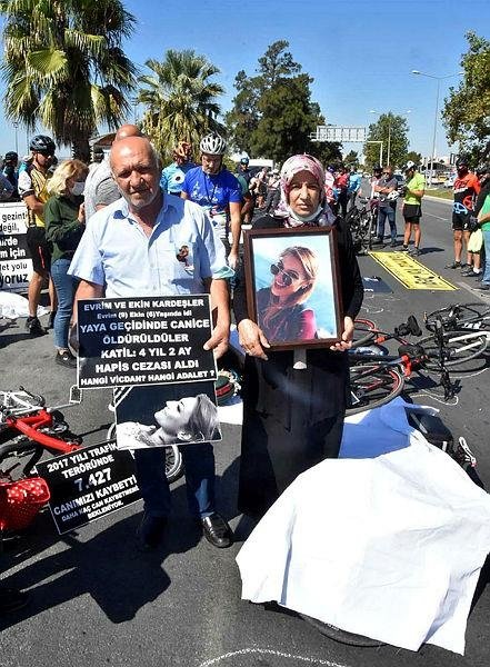 Zeynep’in öldüğü kazanın karar duruşması öncesi kefenli eylem