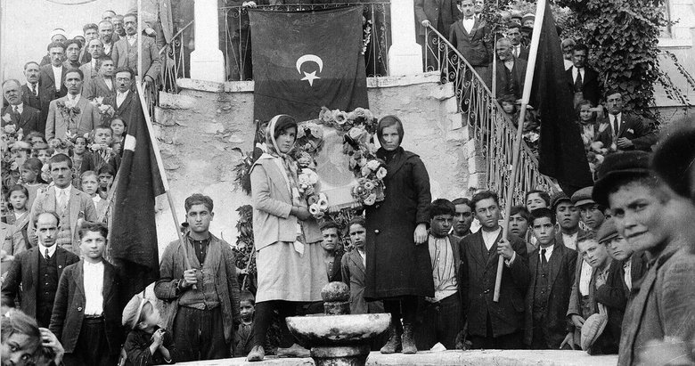 Cumhuriyeti 97 yıl sonra aynı kareyle kutladılar