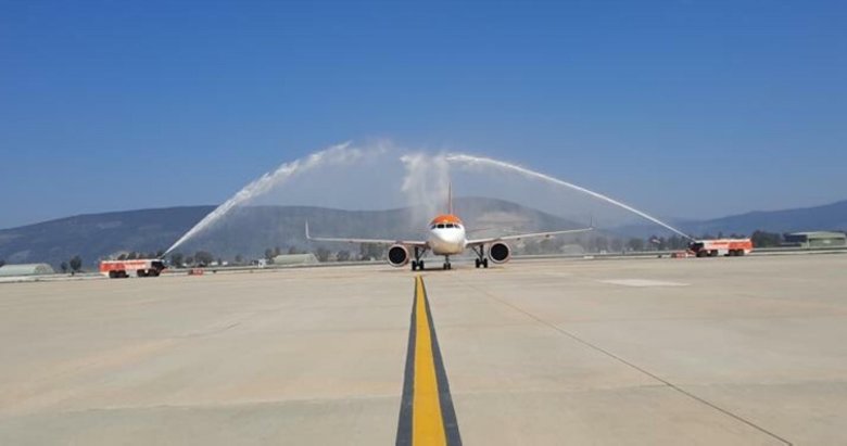 2 yıl sonra Bodrum’a geldiler! İngiliz yolculara çiçekli karşılama