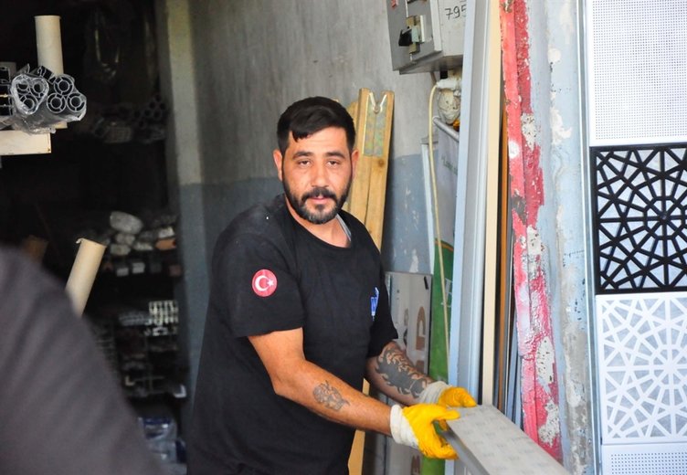 Biber satarken zabıta müdahale edince ağlamıştı! O görüntüleri sonrası iş buldu