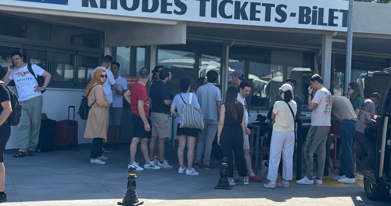 Kapıda vize almak isterken kapıda kalmışlardı! Rodos’taki kısıtlama ortadan kaldırıldı