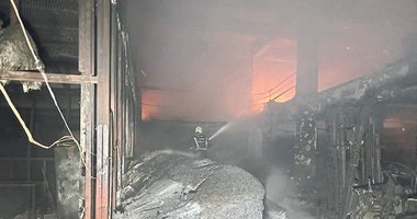 Uşak’ta poşet fabrikası alevlere teslim oldu