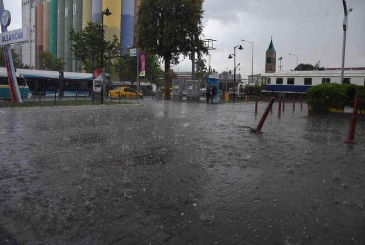 İzmir’de bugün hava nasıl? Meteoroloji’den sağanak uyarısı! 6 Eylül Cuma hava durumu