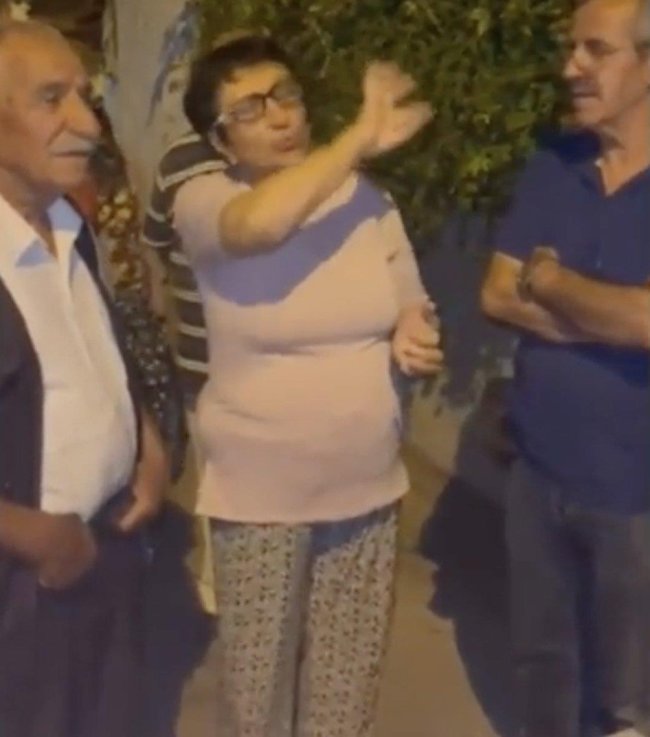 Güzel İzmir’e yakışmayan manzaralar! CHP’li belediye sokakları çöplüğe çevirdi; vatandaş isyan etti