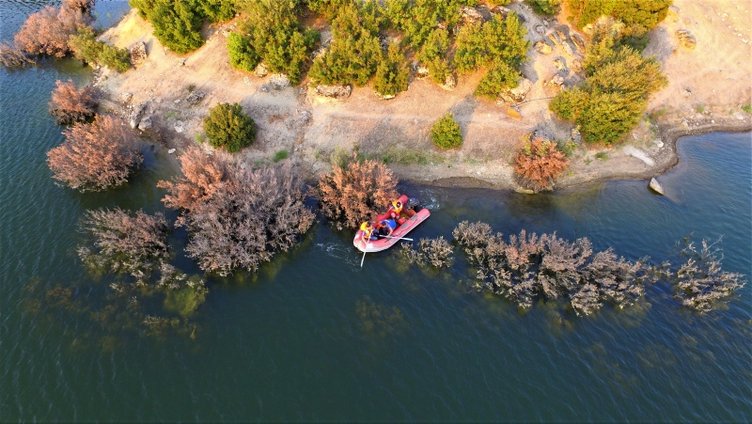 Manisa’da 18 yaşındaki genç gölette boğuldu! 1 kişi kayıp