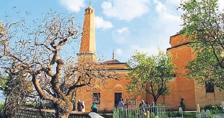 İbrahim Hakkı Hazretleri Türbesi