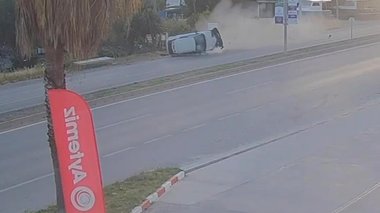 Bodrum’da takla atan araçtan çıkıp kaçtı