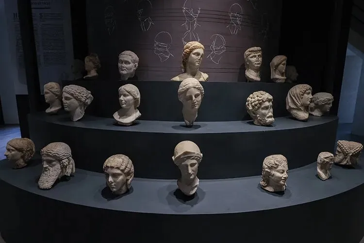 izmirde-bu-hafta-hangi-etkinlikler-var-izmirde-ekim-ayi-dolu-dolu-gececek-tiyatro-opera-ve-konserler-1790673324126.jpeg