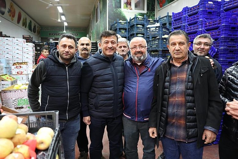 Hal esnafıyla sahur yaptı: Dağ’dan 5 yıl sonunda yol sorunu bırakmama sözü!