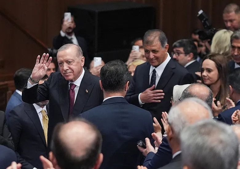 izmirde-yeni-donem-basliyor-cemil-tugay-ak-partiye-katiliyor-kentin-cozum-bekleyen-sorunlari-neler-1791363473348.png