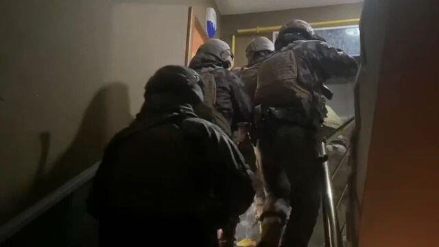 İzmir’de suç örgütü operasyonu: Polis eş zamanlı harekete geçti