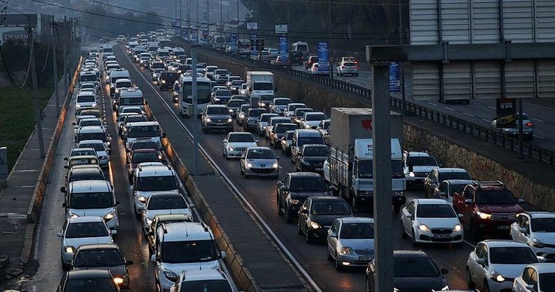 İzmir trafiğinde İZBAN yoğunluğu! İZBAN çalışıyor mu? İZBAN grevi devam ediyor mu?