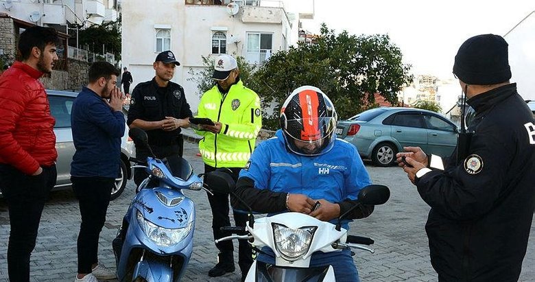 Kask takmayan motosikletlilere ceza yağdı