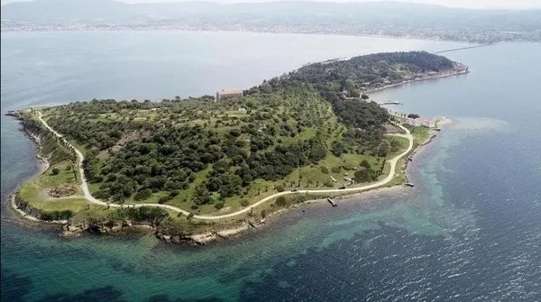 izmir-karantina-adasinda-neler-yasandi-dunyada-kalan-son-uc-ornekten-biri-1789810664287.png