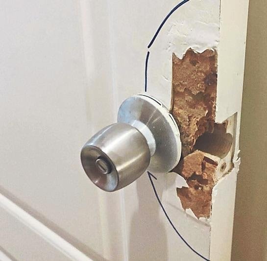 Çatışmanın izleri o otelde duruyor