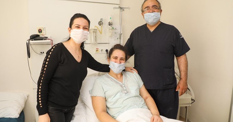 Karnından 20 kilogramlık tümör çıkarılan kadın sağlığına kavuştu
