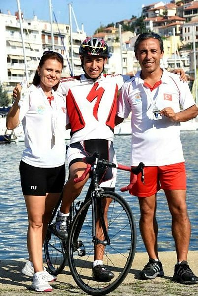 İzmirli milli atlet kazada can verdi