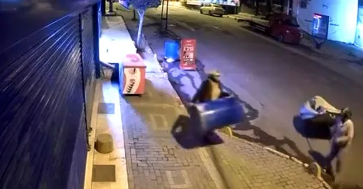 Böyle hırsızlık görülmedi! Akılalmaz olay kameralara takıldı