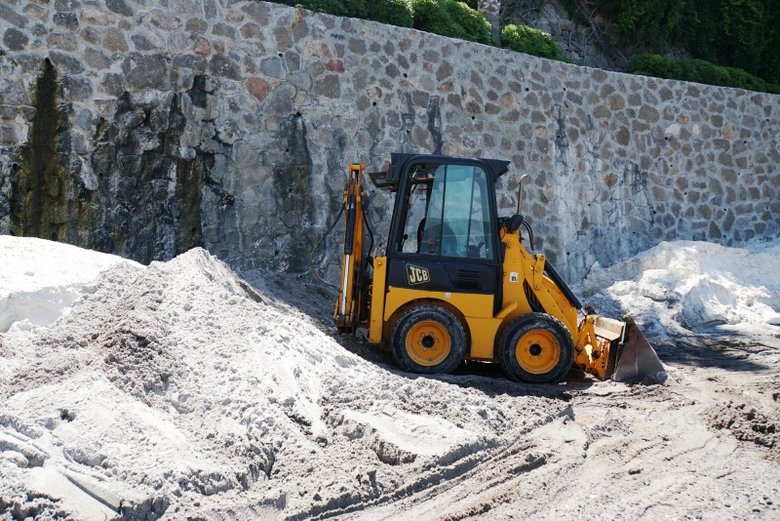 Bodrum sahillerini mermer tozuyla Maldivler’e çevirmeye çalıştılar 345 bin lira ceza yediler