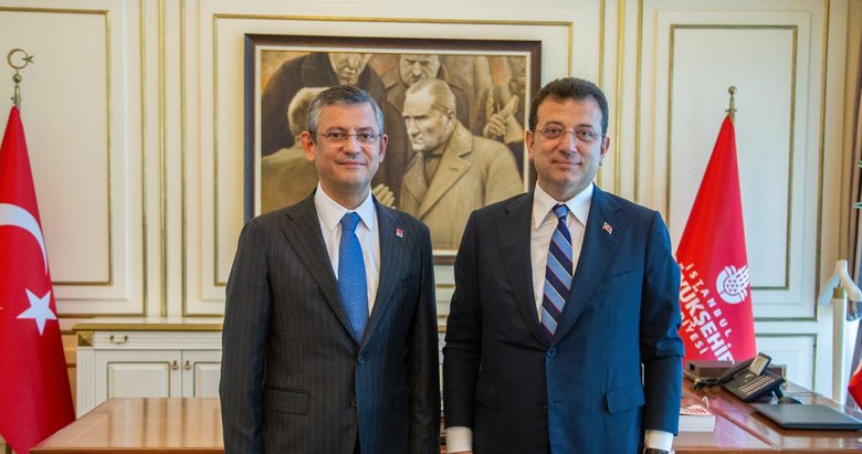 CHP’de çift başlı yönetim krize yol açtı: Muhalif isimler kurultay istedi