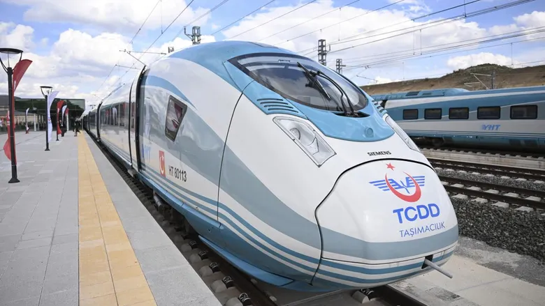 izmirliler-bu-haberi-bekliyordu-bakan-uraloglu-yht-mujdesini-verdi-izmire-hizli-tren-ne-zaman-geliyor-1790346955887.png