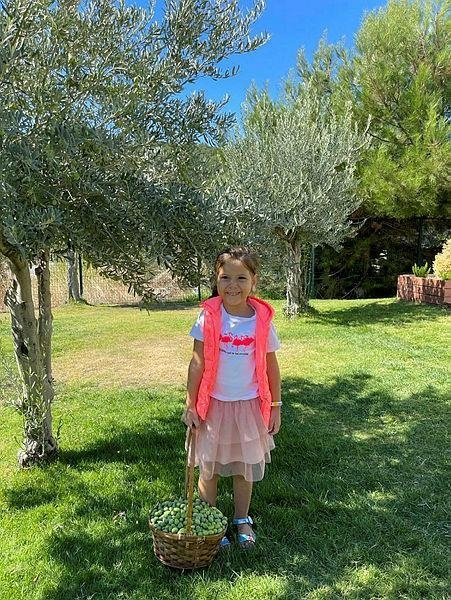 İzmir’de depremin üzerinden 2 yıl geçmesine rağmen insanların ’Ayda sevgisi’ geçmedi
