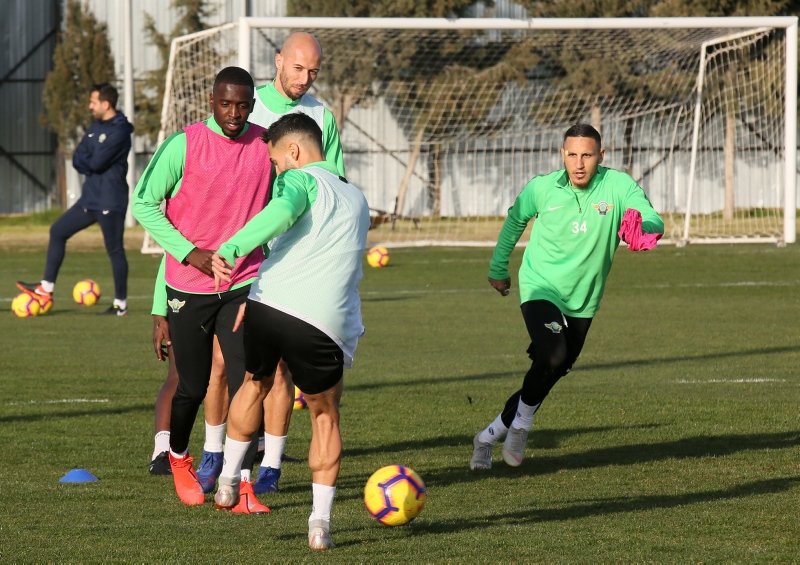 Akhisarspor’da Galatasaray maçı hazırlıkları başladı