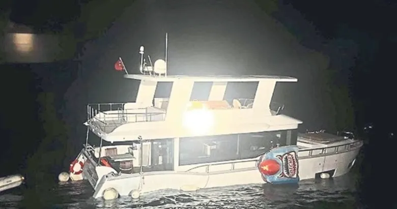 Batma tehlikesi geçiren teknedeki 2 kişi kurtarıldı