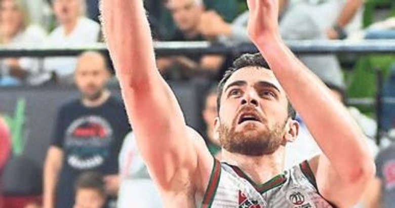 Karşıyaka potasında Smith ve Hakan gitti