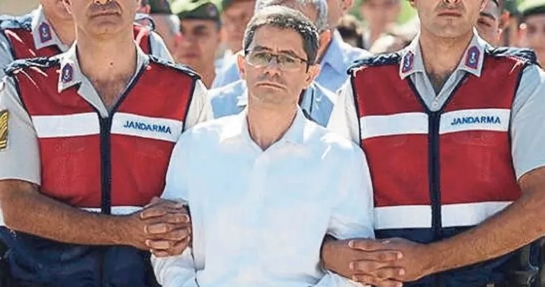 FETÖ’cülerin kızları yakayı ele verdi