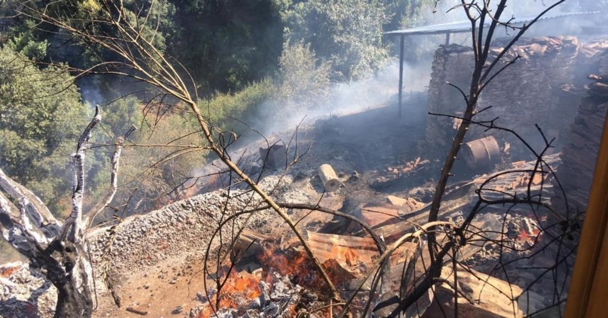 Aydın’da iki ayrı noktada yangın! Ev yangınları diğer evlere ve ormana sıçradı