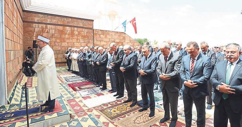 Malazgirt’te Cuma Namazı’nın tarihsel derinliği