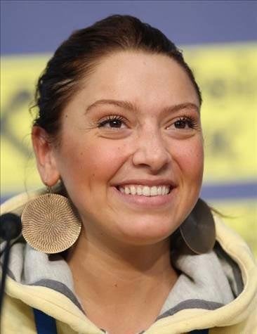 hadise saskina cevirdi estetiksiz ve makyajsiz halini gorenler taniyamiyor