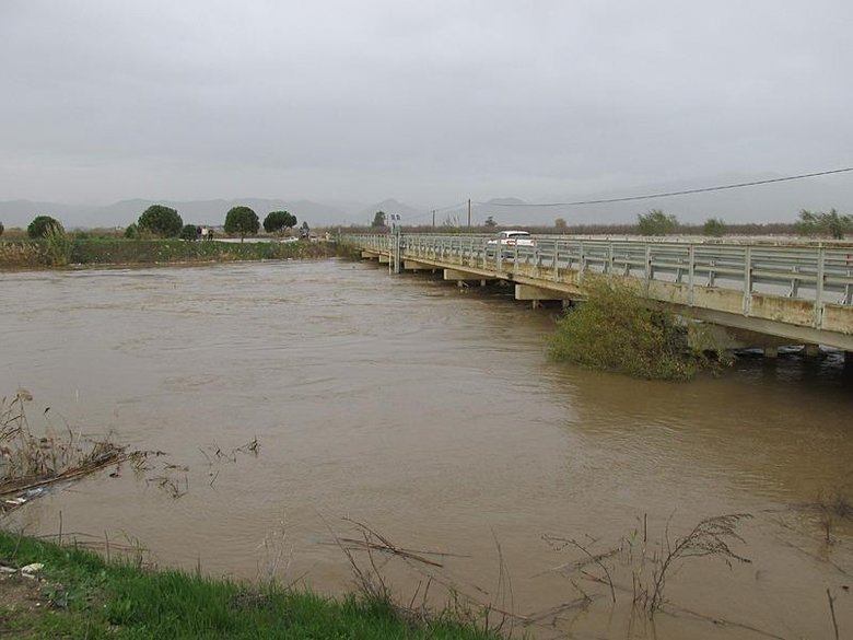 Menderes Nehri’nde tehlike çanları