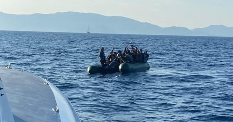 Yunanın ölüme ittiği göçmenleri Türk Sahil Güvenlik kurtardı