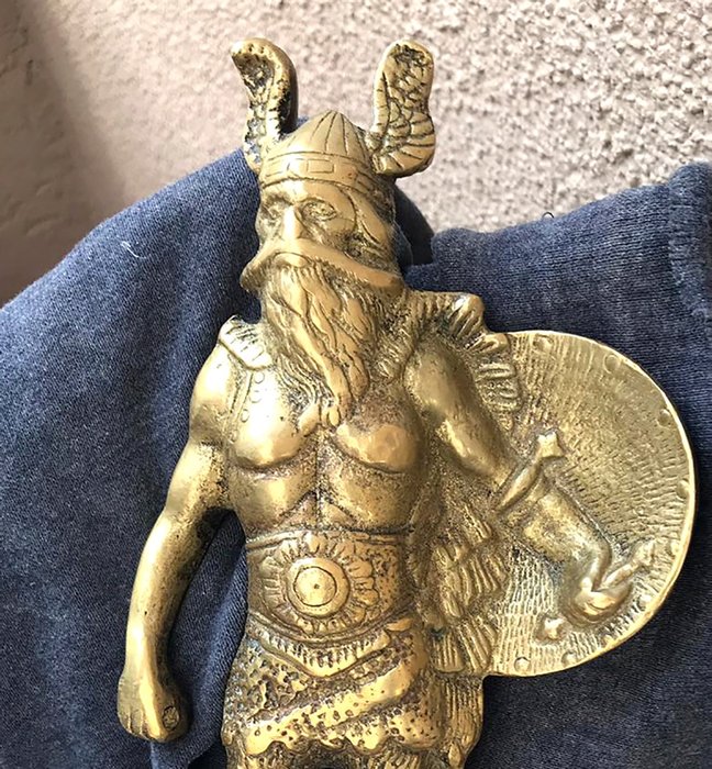 Kırşehir’de Vikinglere ait bin 200 yıllık Tanrı Odin heykeli bulundu