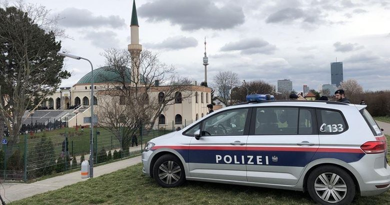 Avrupa’daki camilerde güvenlik önlemleri artırıldı