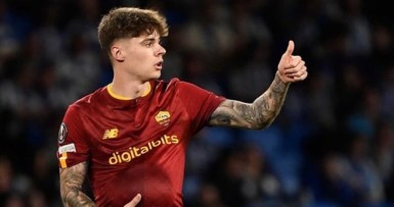 Galatasaray’da kanat trafiği