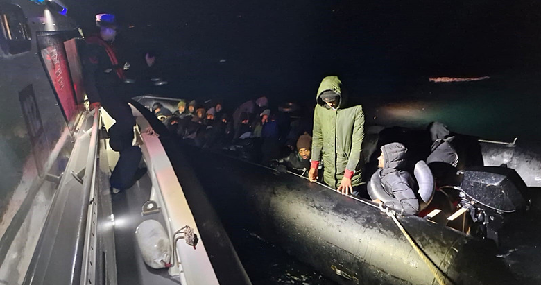 Balıkesir açıklarında 29 göçmen yakalandı!