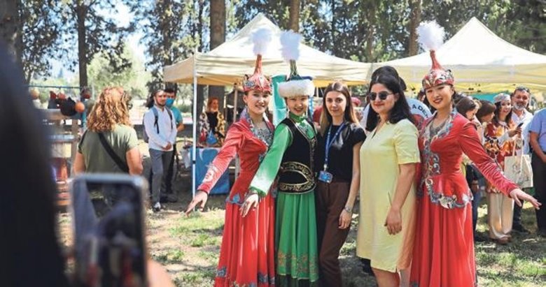Ege Üniversitesi’nde Türk Dünyası Şenliği