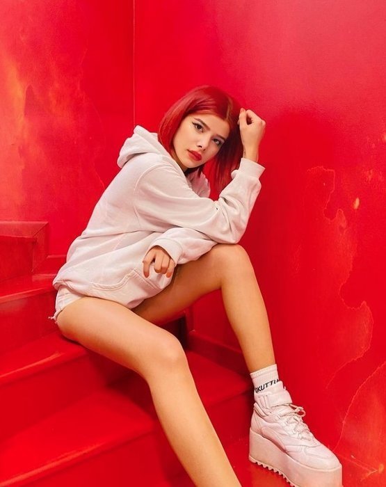 Ünlü fenomen Merve Yalçın gece kulübünde tacize uğradı