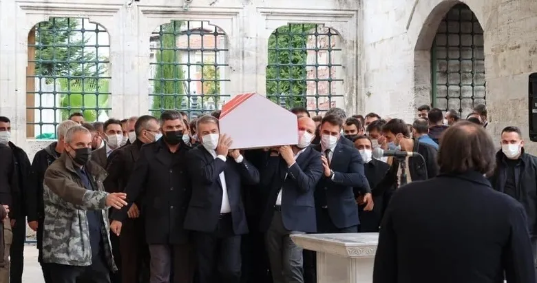 Özdemir Bayraktar’a veda! Son yolculuğuna uğurlandı