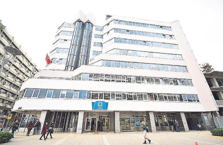 İşçiler işten çıkarıldı! Sendika İZSU’yu bastı