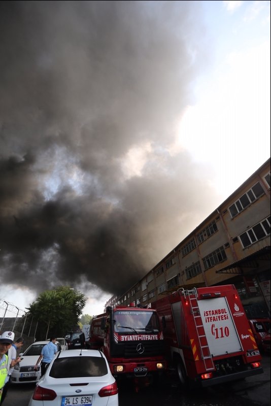 İstanbul’da iplik fabrikasında yangın